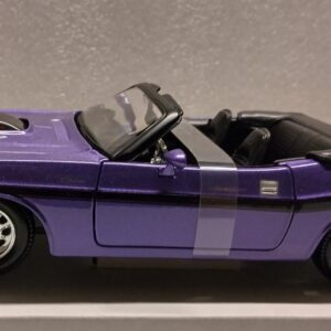 Pienoismalli Dodge Challenger R/T 426 Hemi avo 1/24