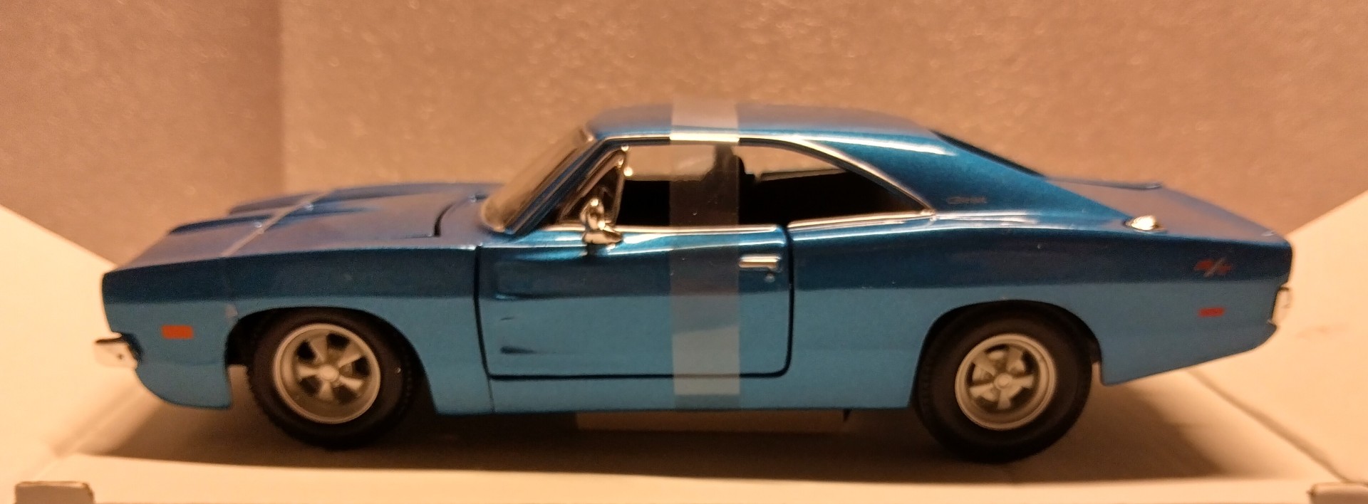 Pienoismalli Dodge Charger R/T 1969 1/25