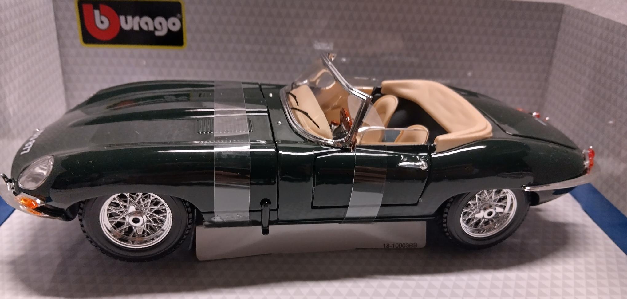 Pienoismalli Jaguar E-type avo 1961 1/18