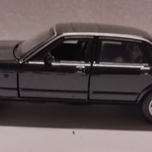 Pienoismalli Jaguar XJ6 1992 1/32