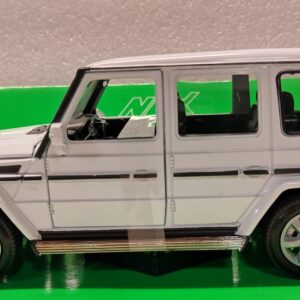 Pienoismalli Mercedes G valkoinen 1/24