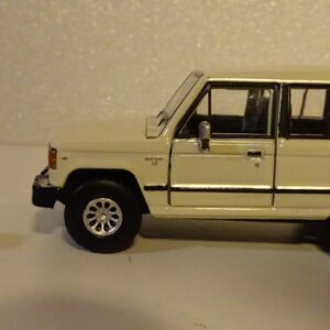 Pienoismalli Mitsubishi Pajero Mk I 1/64