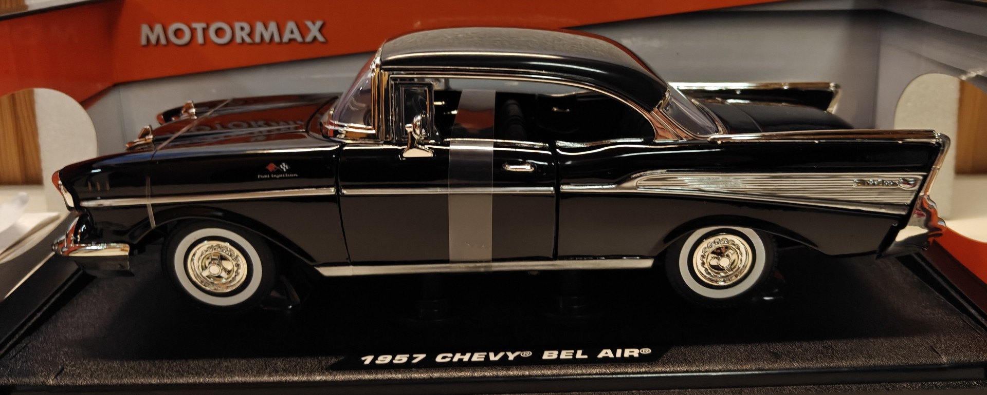 Pienoismalli Chevrolet Bel Air 1957 1/18