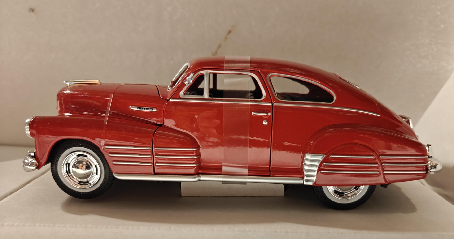 Pienoismalli Chevrolet Fleetline Aerosedan 1948 1/25