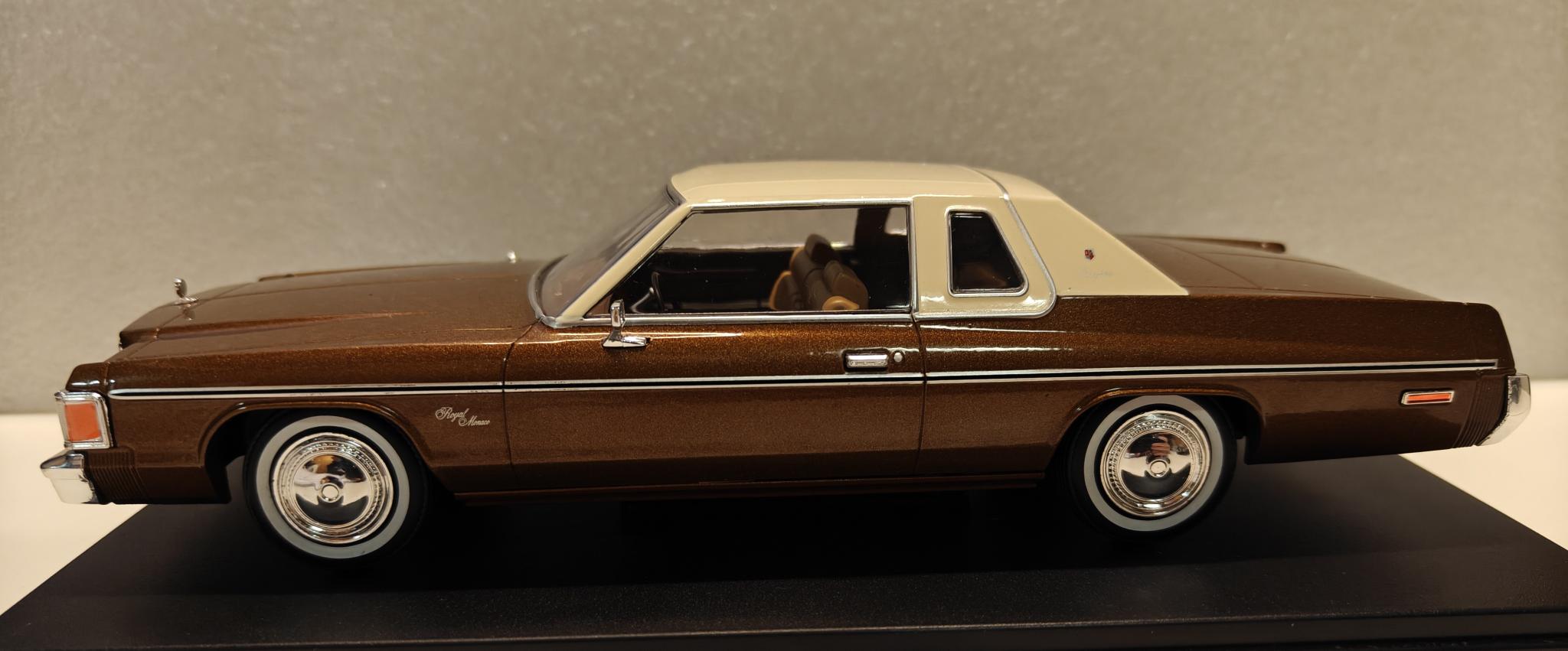 Pienoismalli Dodge Royal Monaco Coupe 1977