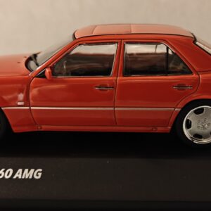 Pienoismalli Mercedes E60 punainen 1/43