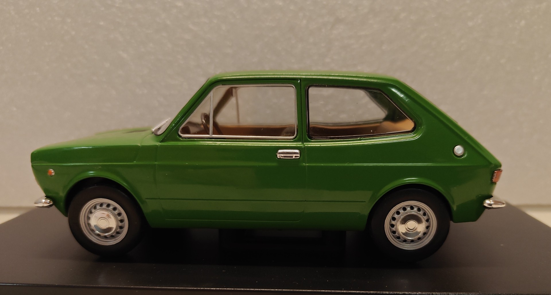 Pienoismalli Fiat 127 vihreä 1/24