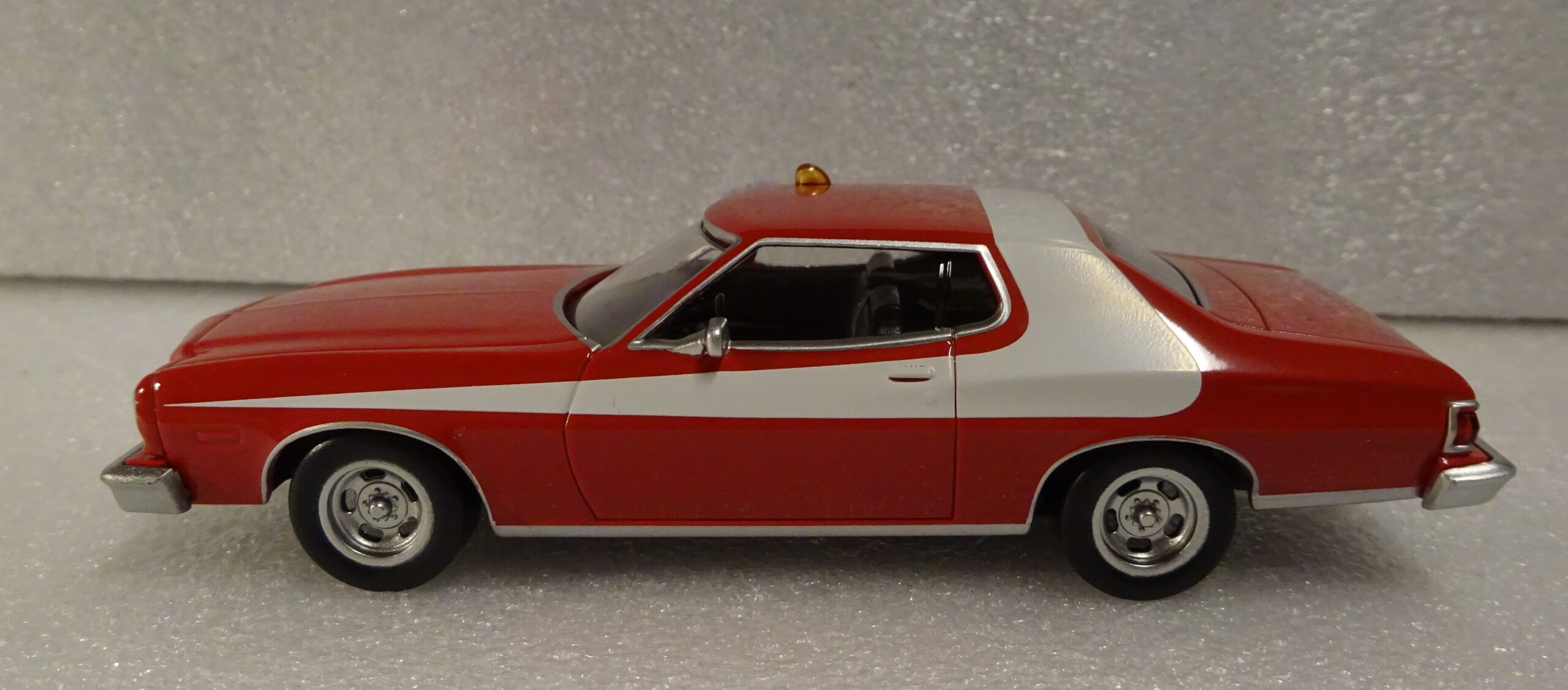 Pienoismalli Ford Gran Torino 1976 1/43