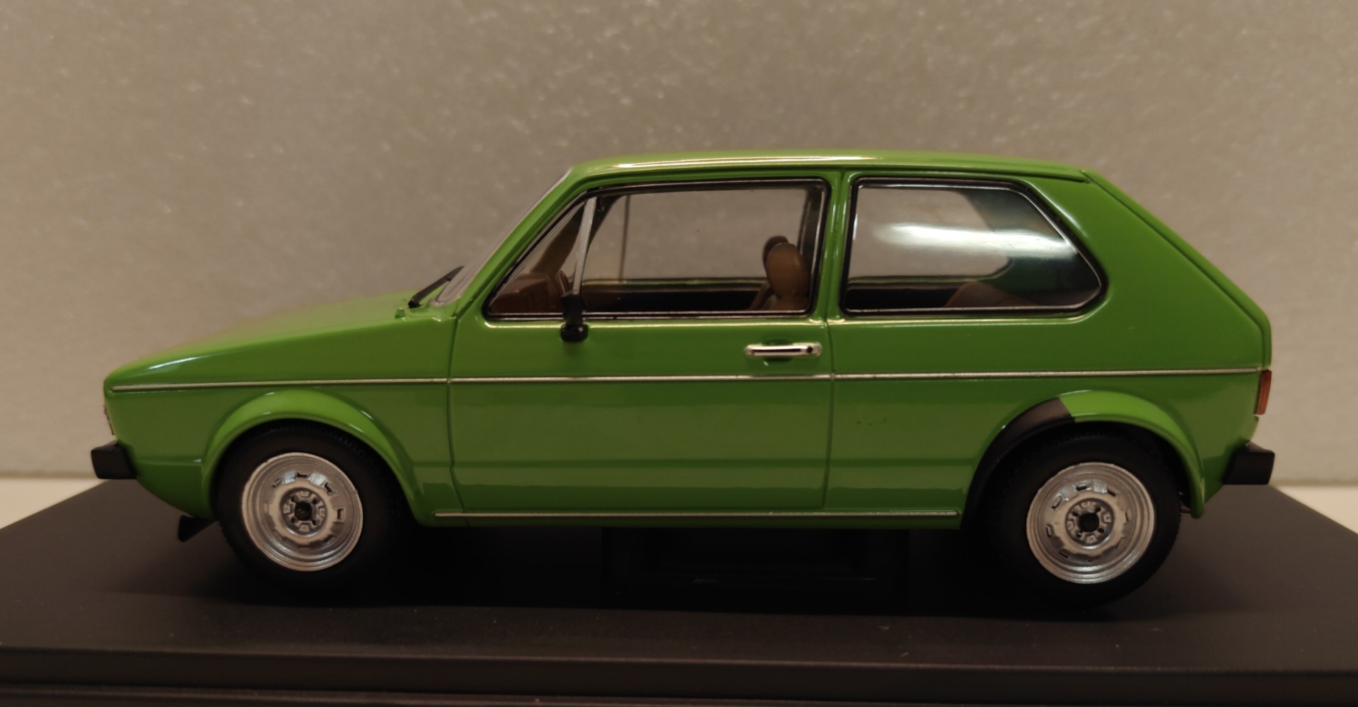 VW Golf Mk I 1974 vihreä 1/24