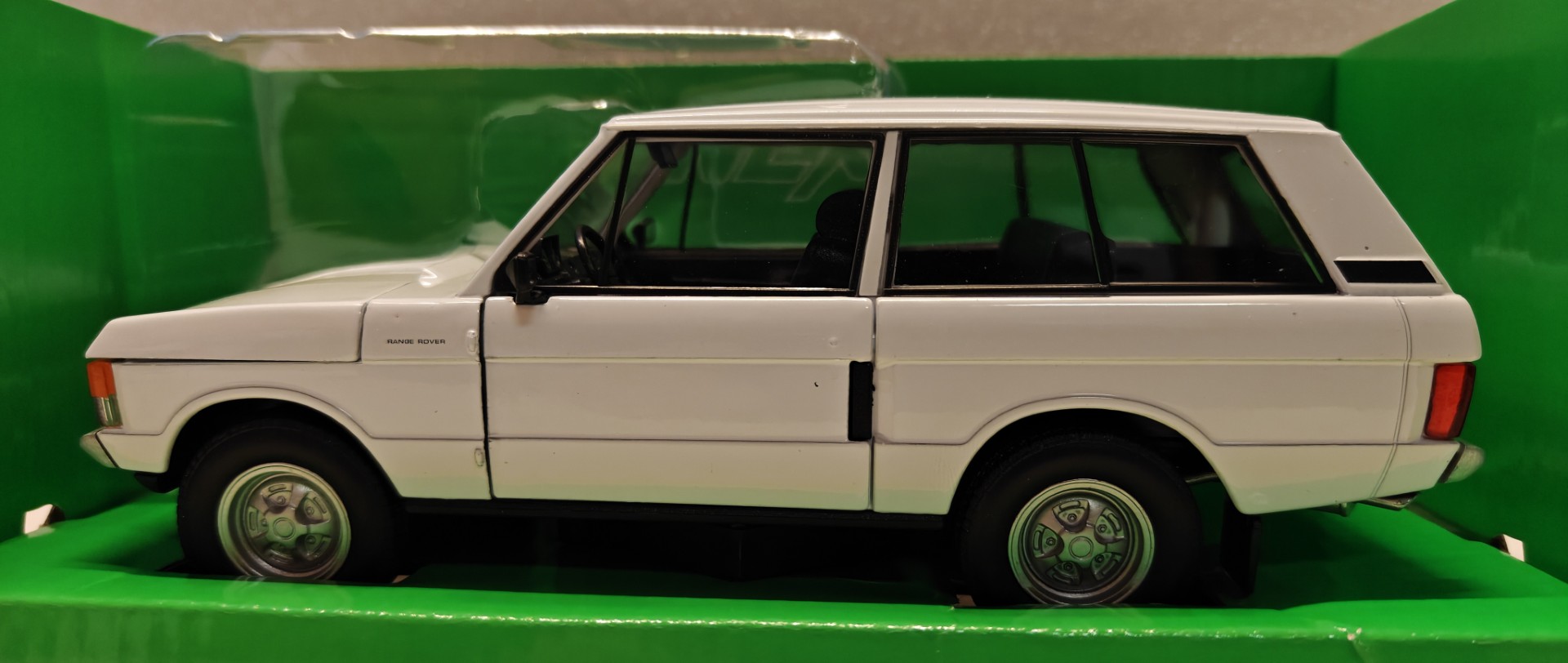 Pienoismalli Range Rover 1970 valkoinen 1/24