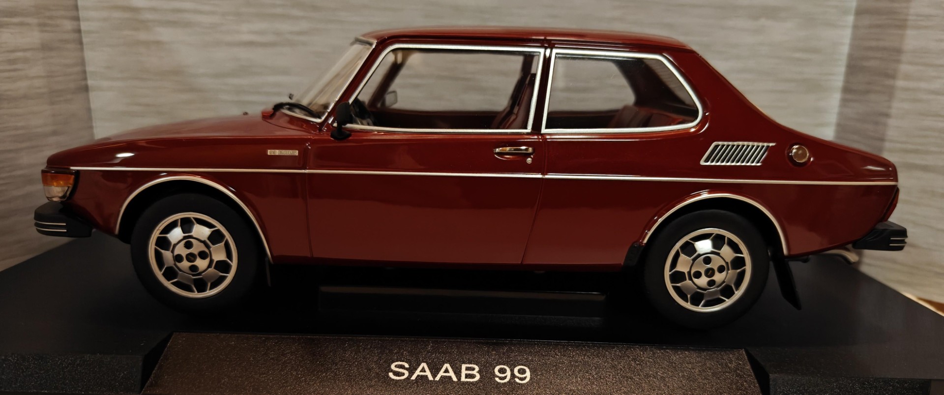 Pienoismalli Saab 99 EMS 1977 1/18