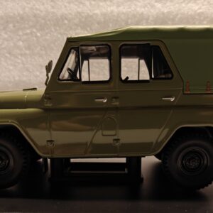 Pienoismalli UAZ 469 vihreä 1/24