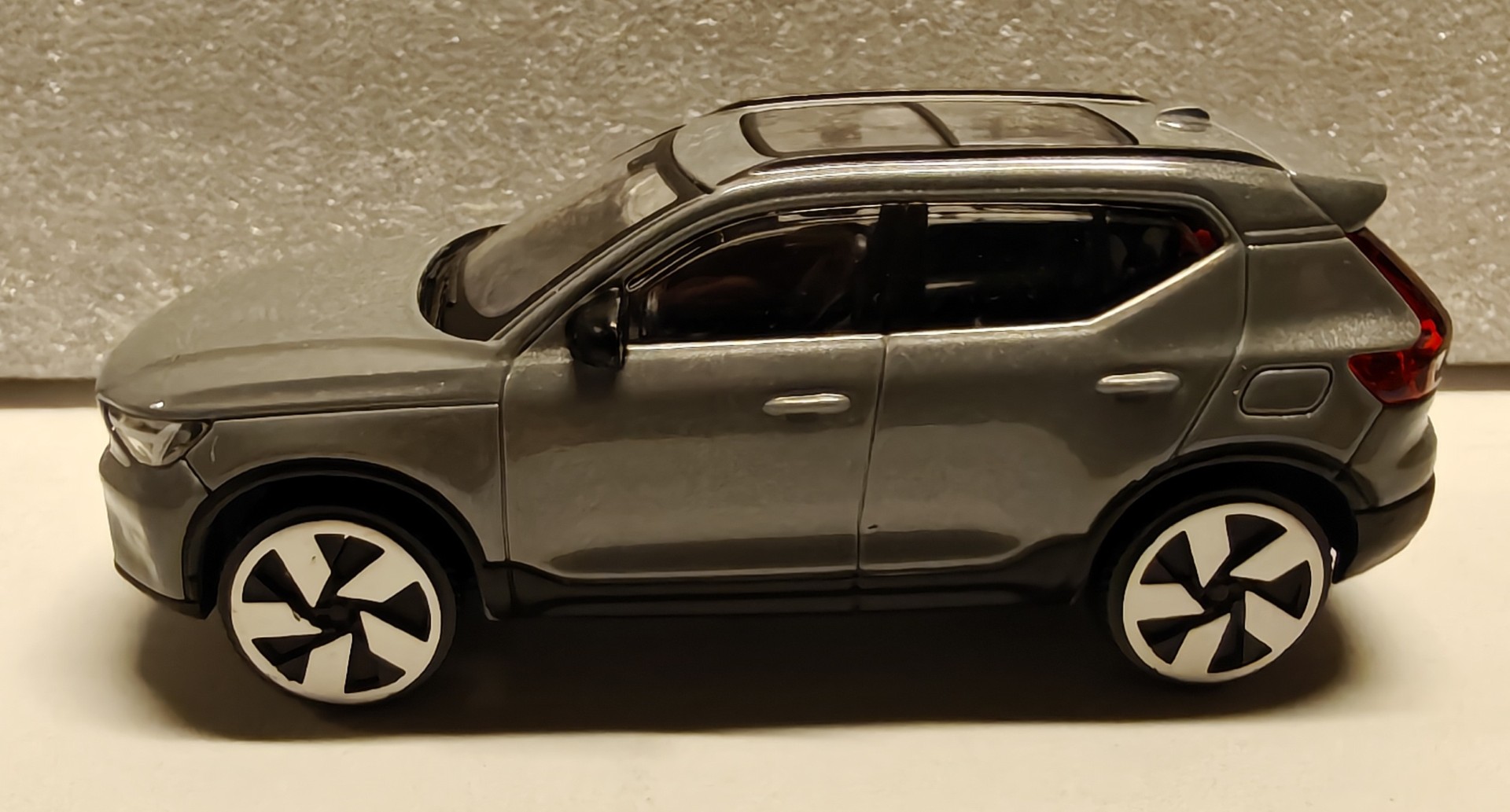Pienoismalli Volvo XC40 1/43