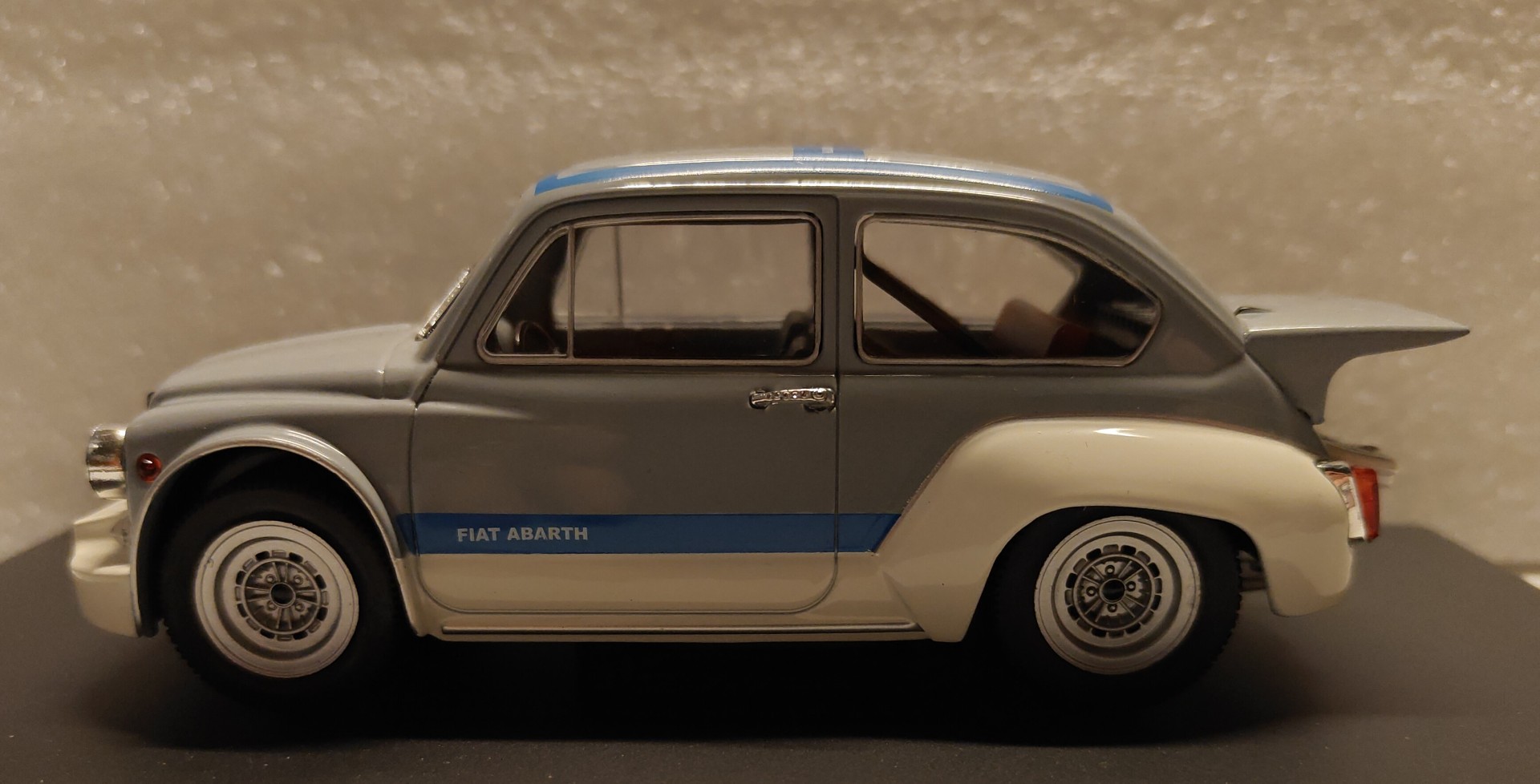 Pienoismalli Fiat Abarth 1000 1/24