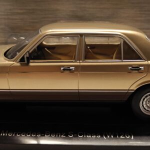 Pienoismalli Mercedes W126 beige 1/18