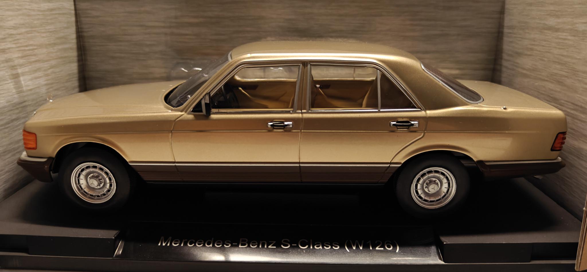 Pienoismalli Mercedes W126 beige 1/18
