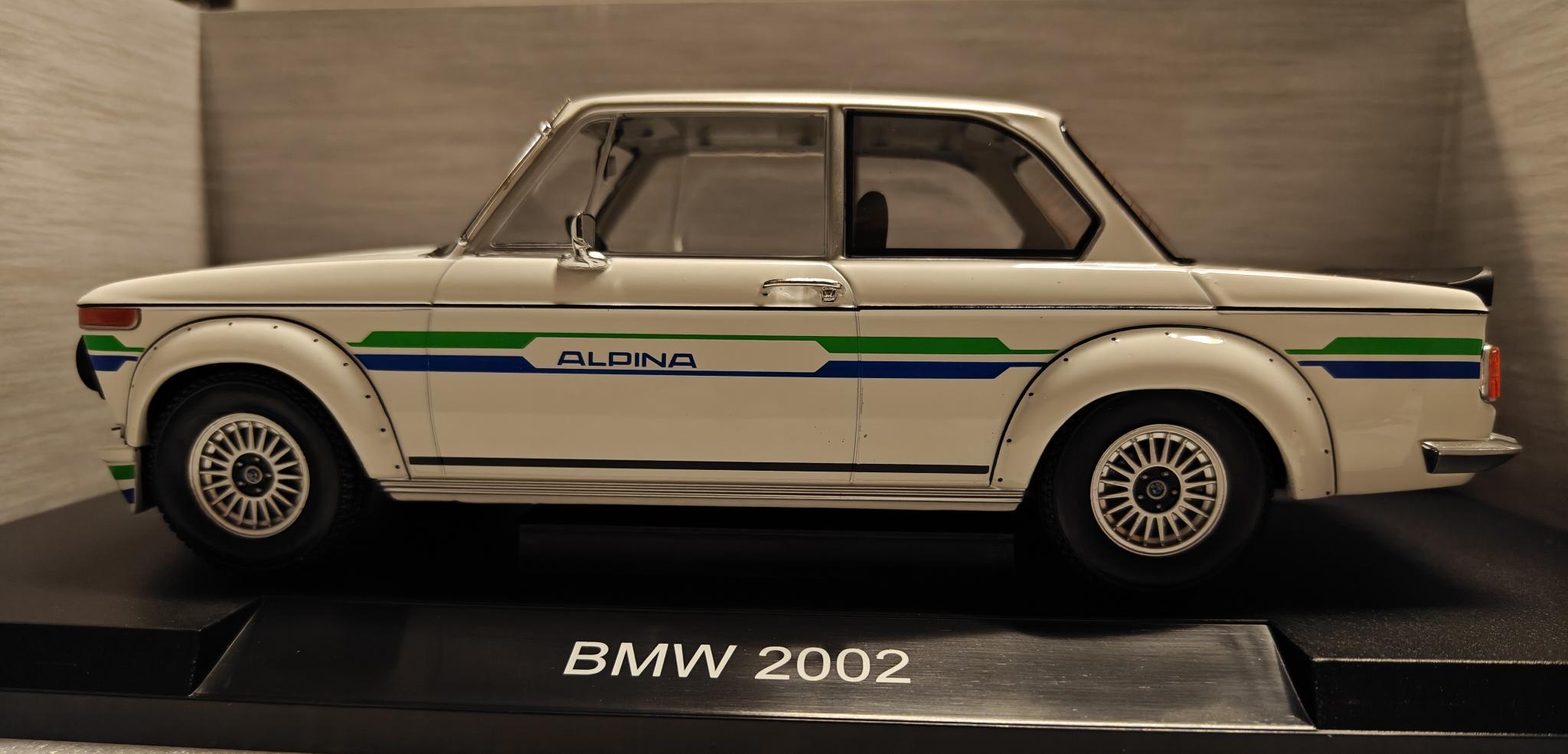 Pienoismalli BMW 2002 Alpina 1/18