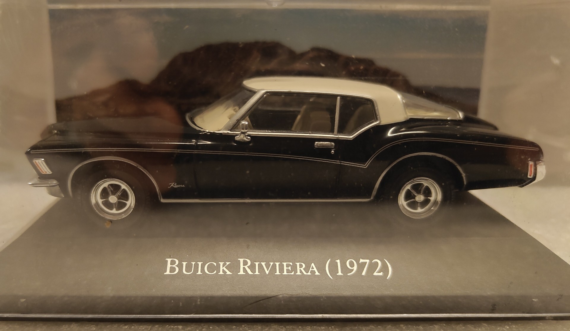 Pienoismalli Buick Riviera 1972 1/43
