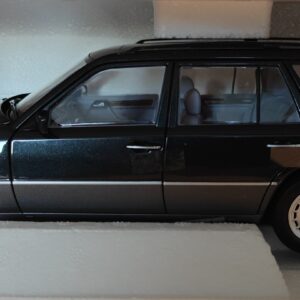 Pienoismalli Mercedes S124 1/18