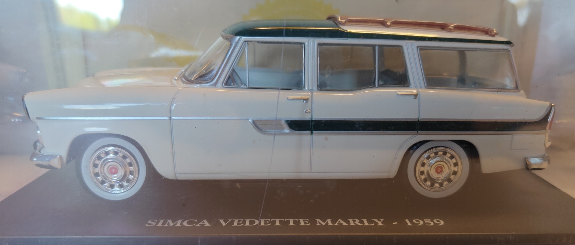 Pienoismalli Simca Vedette Marly 1959 1/24
