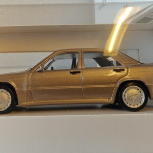 Pienoismalli Mercedes 190 E 2,3 v 1/43