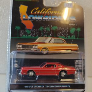 Pienoismalli Ford Thunderbird 1973 1/64