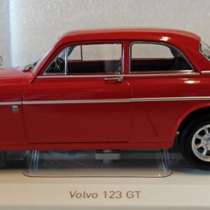 Pienoismalli Volvo Amazon 123 GT 1/18