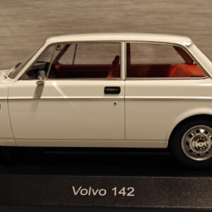 Pienoismalli Volvo 142 valkoinen 1/18