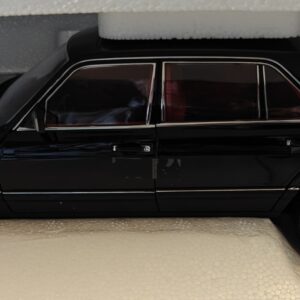 Pienoismalli Mercedes W126 560 SEL 1/18