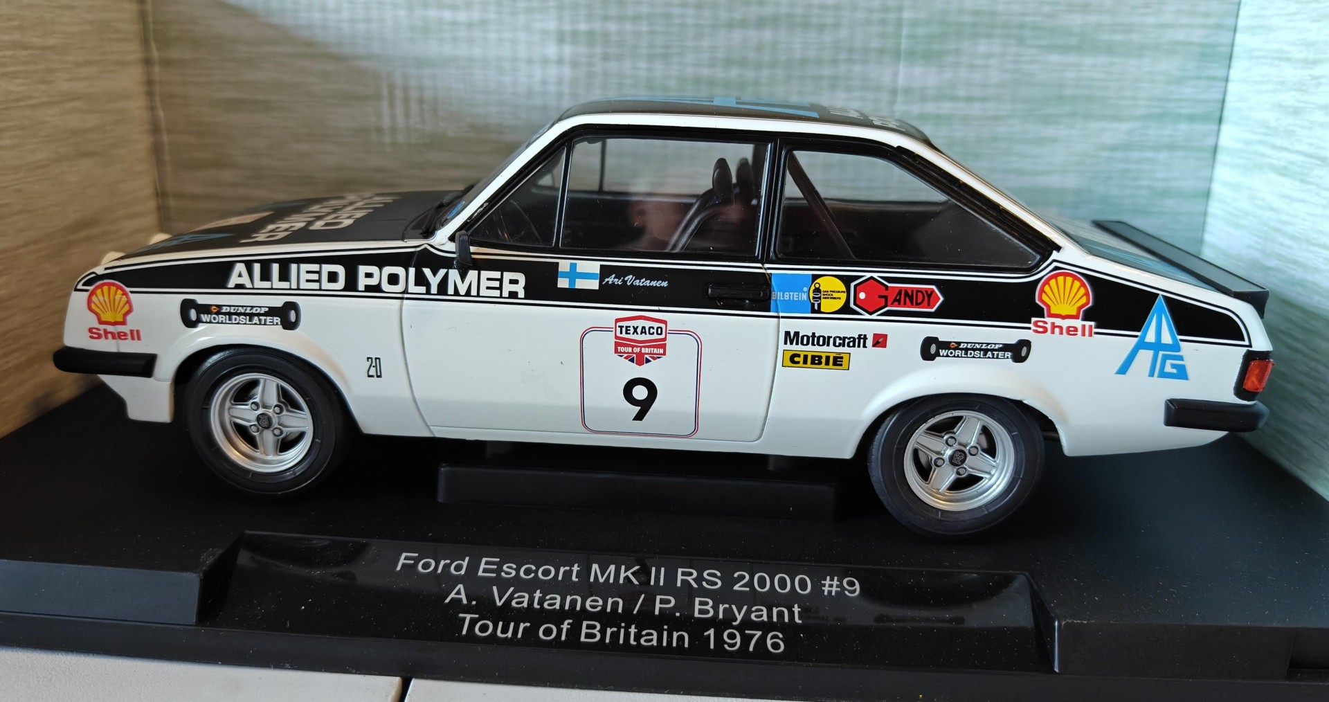 Pienoismalli Ford Escort Mk II RS 2000 Vatanen 1/18