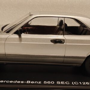 Pienoismalli Mercedes C126 560 SEC 1/18