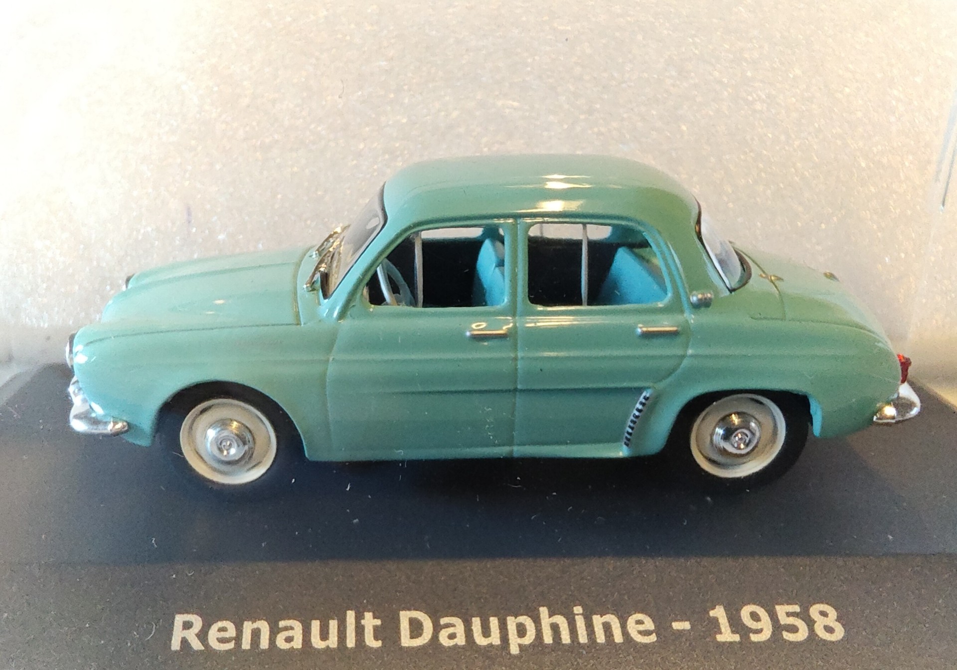 Pienoismalli Renault Dauphine 1958  1/43