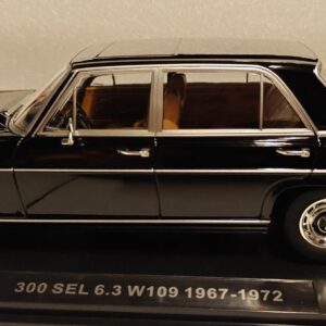 Pienoismalli Mercedes W109 300 SEL 6,3 1/18